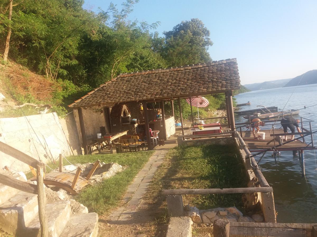 Chalet Ljubicine Kolibe Golubinje Zewnętrze zdjęcie