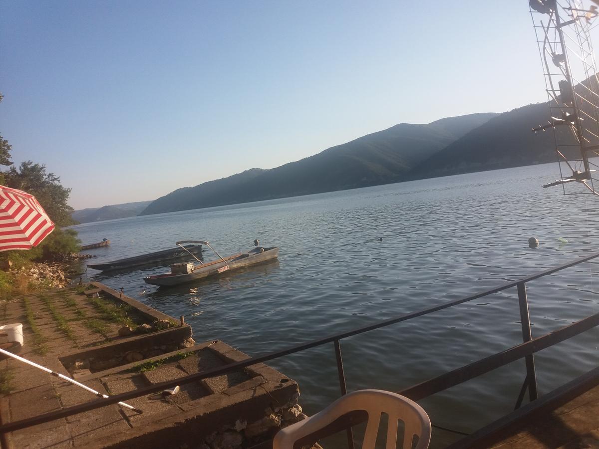 Chalet Ljubicine Kolibe Golubinje Zewnętrze zdjęcie